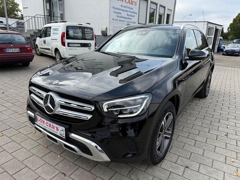 Schwarz Gebraucht 2020 Mercedes GLC300e SUV | 35.990 € (Etwas zu teuer) - Bild 1/4