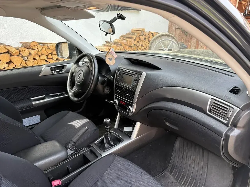 Gebraucht Subaru Forester 147 PS (108 kW) 2012 Grau SUV