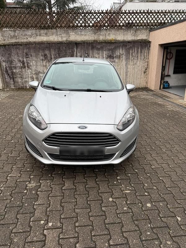 Silber Gebraucht 2014 Ford Fiesta SYNC Edition Kleinwagen | 6.200 € (Fairer Preis) - Bild 1/4