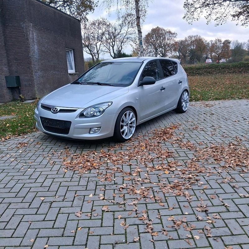 Gebraucht Hyundai i30 109 PS (80 kW) 2007 Grau Kleinwagen