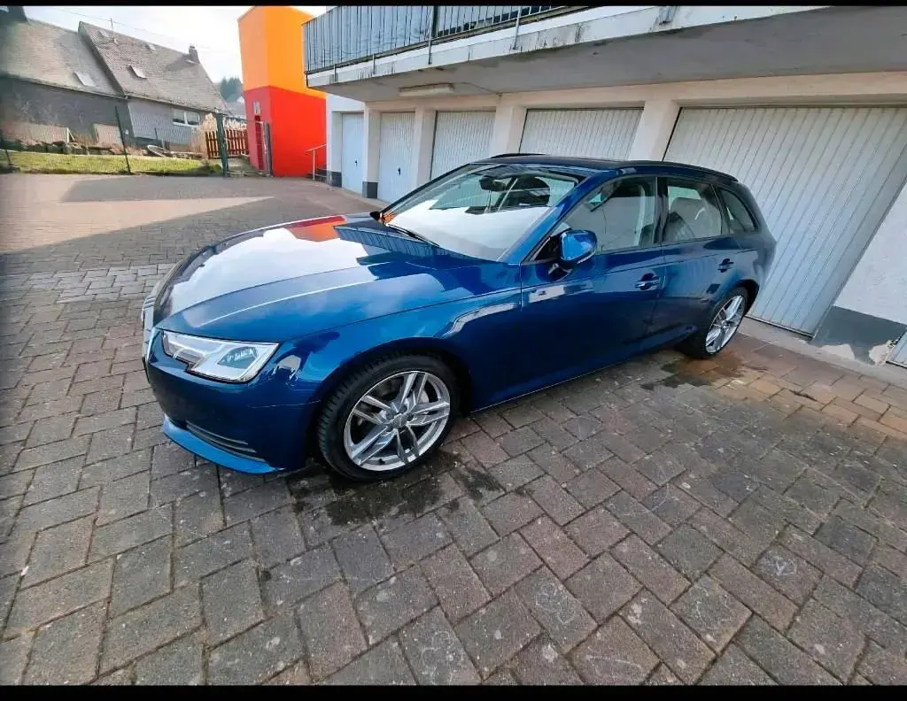 Gebraucht Audi A4 190 PS (139 kW) 2016 Blau Kombi
