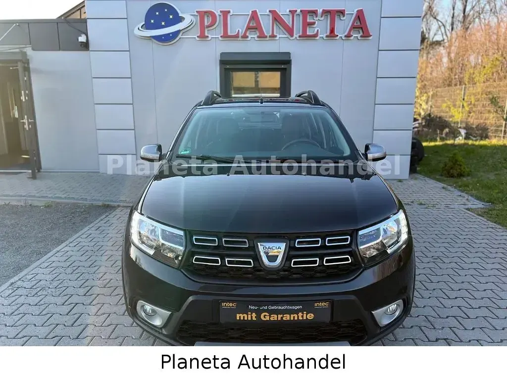 Gebraucht Dacia Sandero Celebration 90 PS (66 kW) 2018 Schwarz SUV