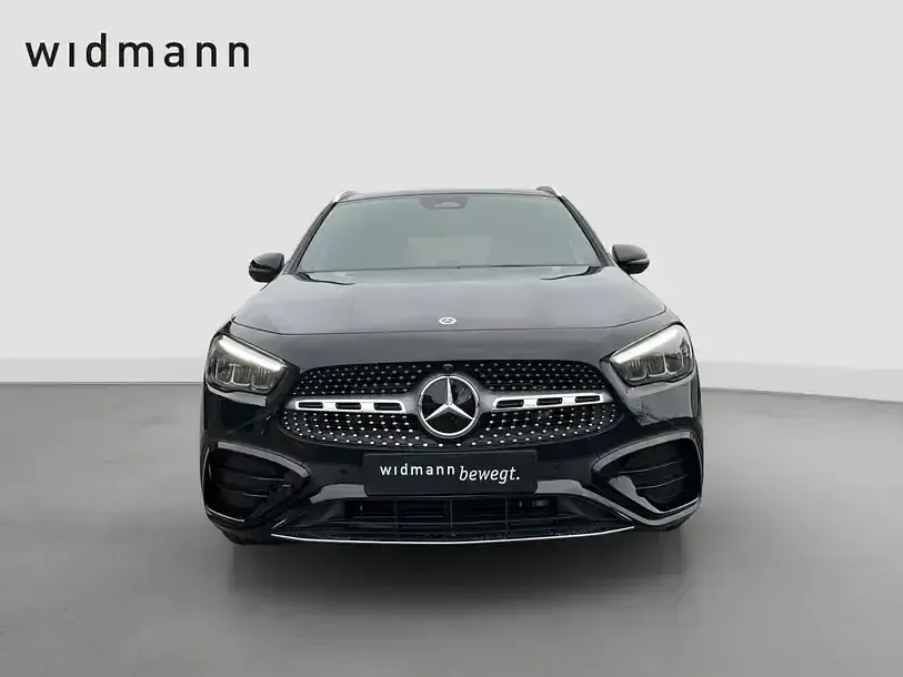 Gebraucht Mercedes GLA180 AMG 136 PS (100 kW) 2026 Metalliclack kosmosschwarz SUV