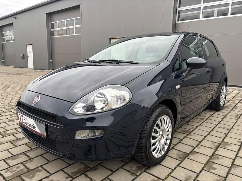 Gebraucht Fiat Punto 69 PS (50 kW) 2017 Blau Limousine