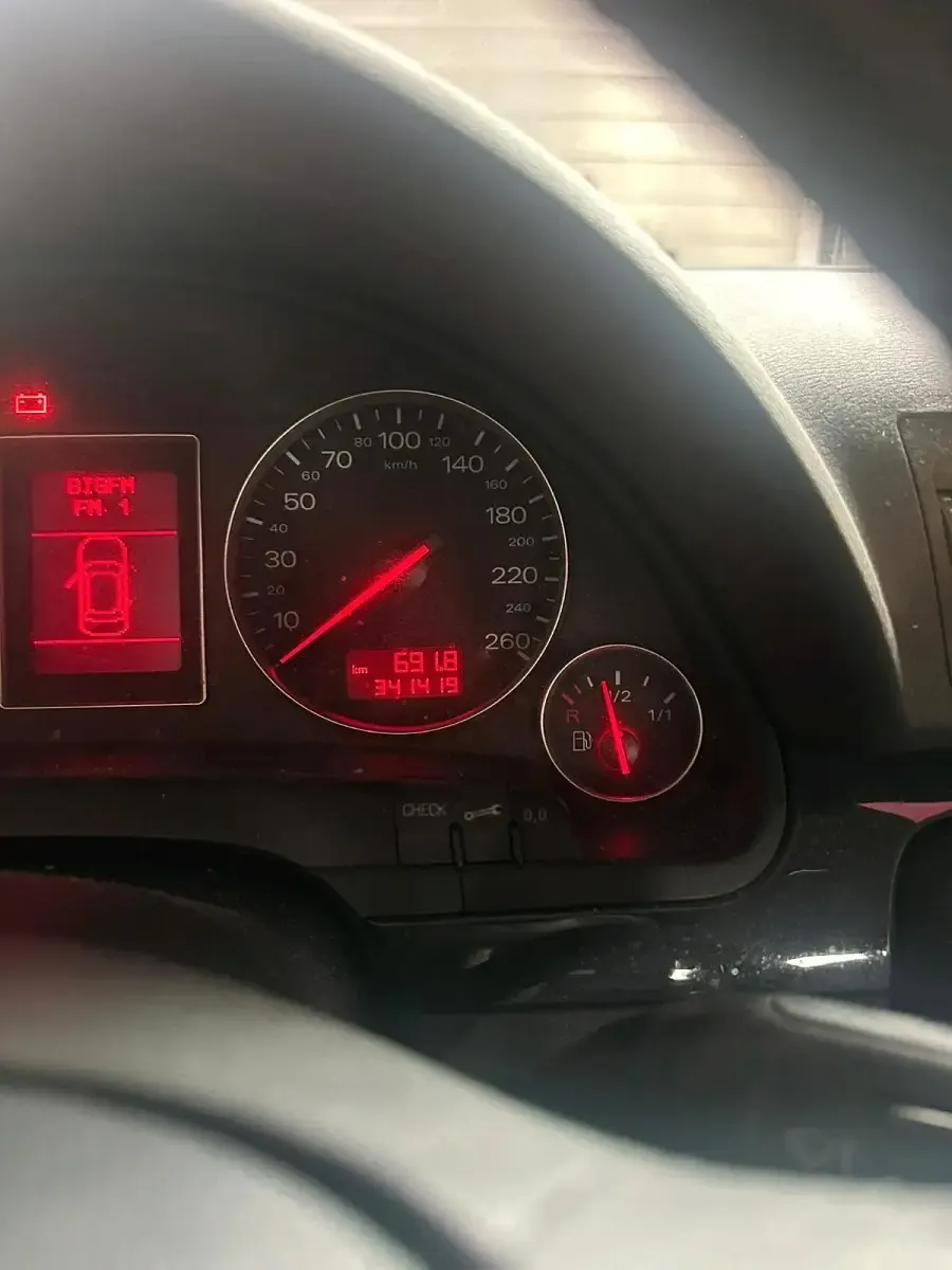 Używany Audi A4 136 KM (100 kW) 2004 Czarny Kombi