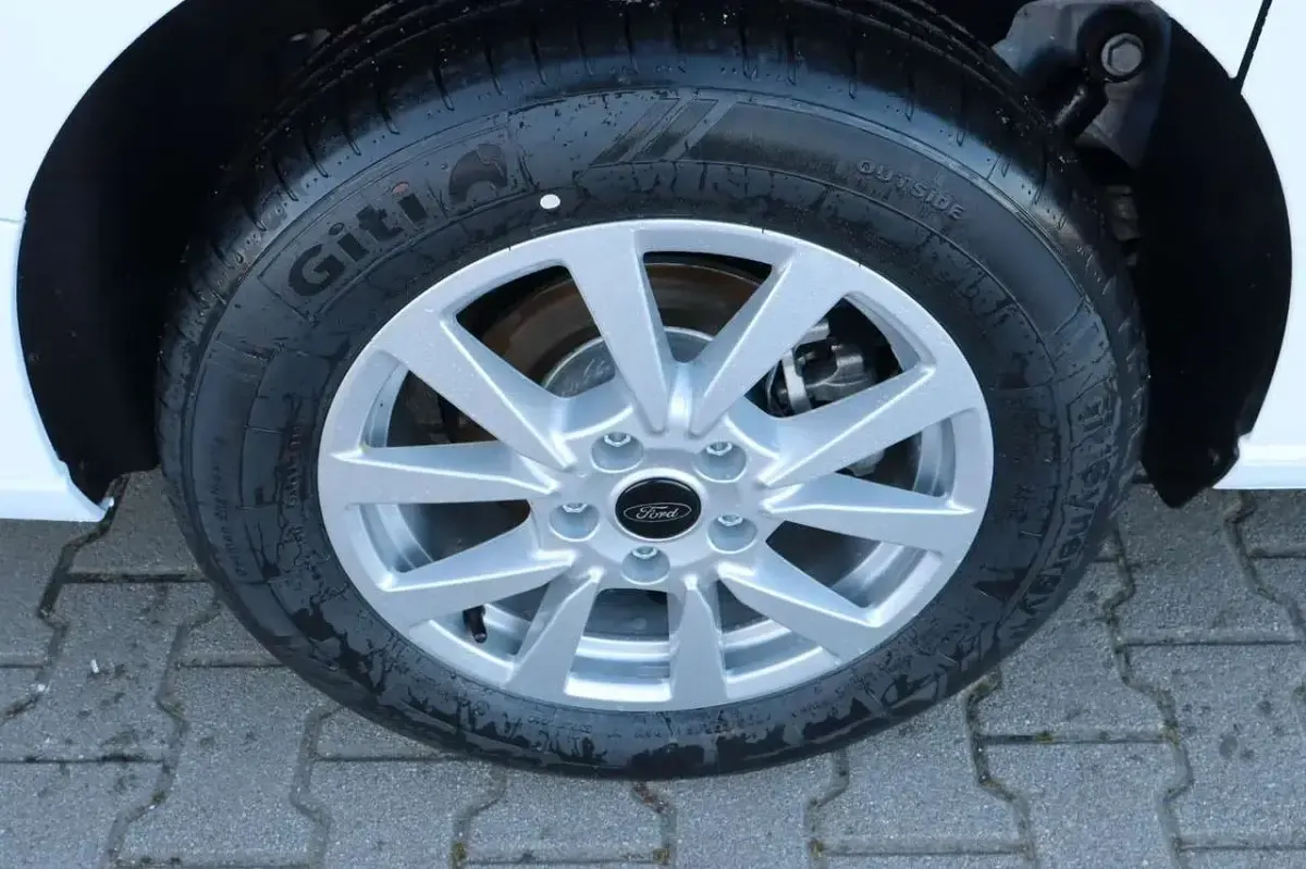Neu Ford Tourneo Connect Titanium 114 PS (83 kW) 2026 Frozen white Van / Kleinbus