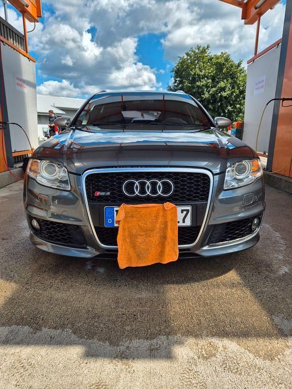 Grau Gebraucht 2006 Audi RS4 Ambiente Kombi | 29.900 € (Fairer Preis) - Bild 1/4