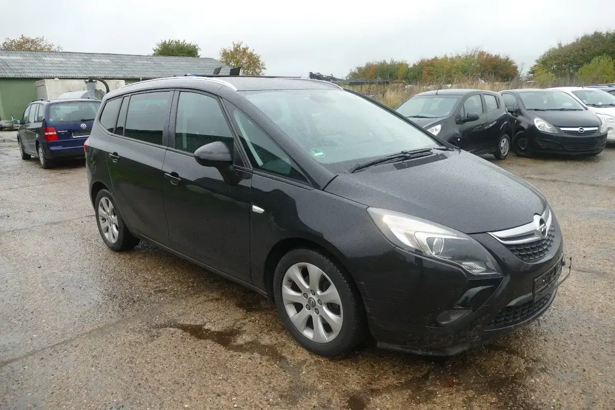 Gebraucht Opel Zafira Tourer 140 PS (102 kW) 2015 Schwarz Van / Kleinbus