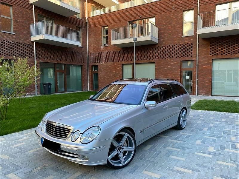 Gebraucht Mercedes E320 Avantgarde 224 PS (164 kW) 2006 Silber Limousine