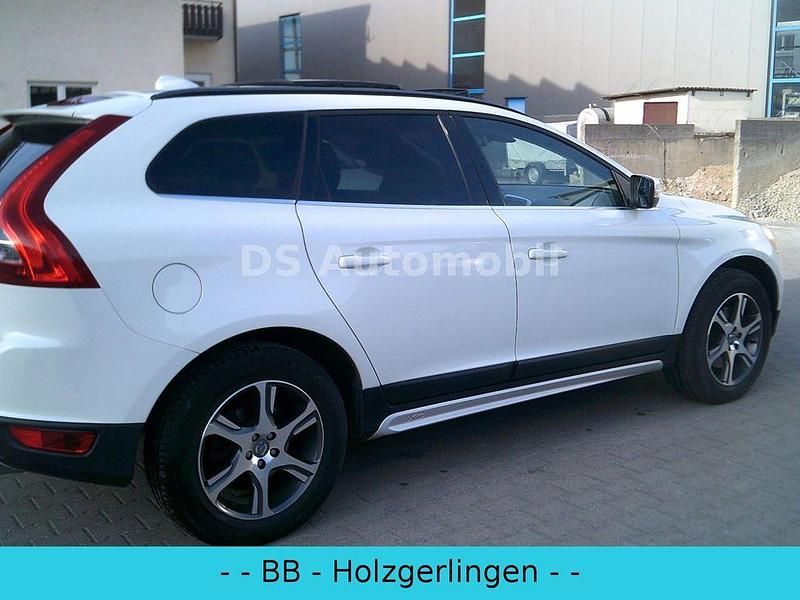 Gebraucht Volvo XC60 Summum 205 PS (150 kW) 2011 Weiß SUV