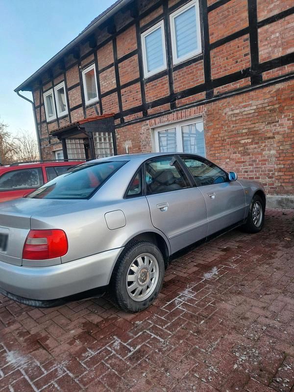 Gebraucht Audi A4 1998 Silber Limousine