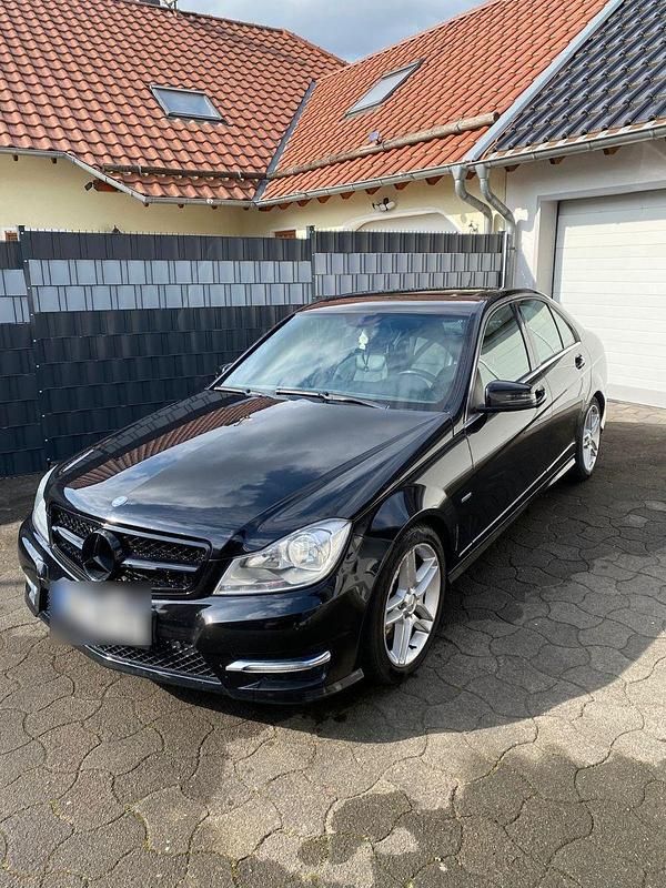 Gebraucht Mercedes C300 231 PS (169 kW) 2011 Schwarz Limousine