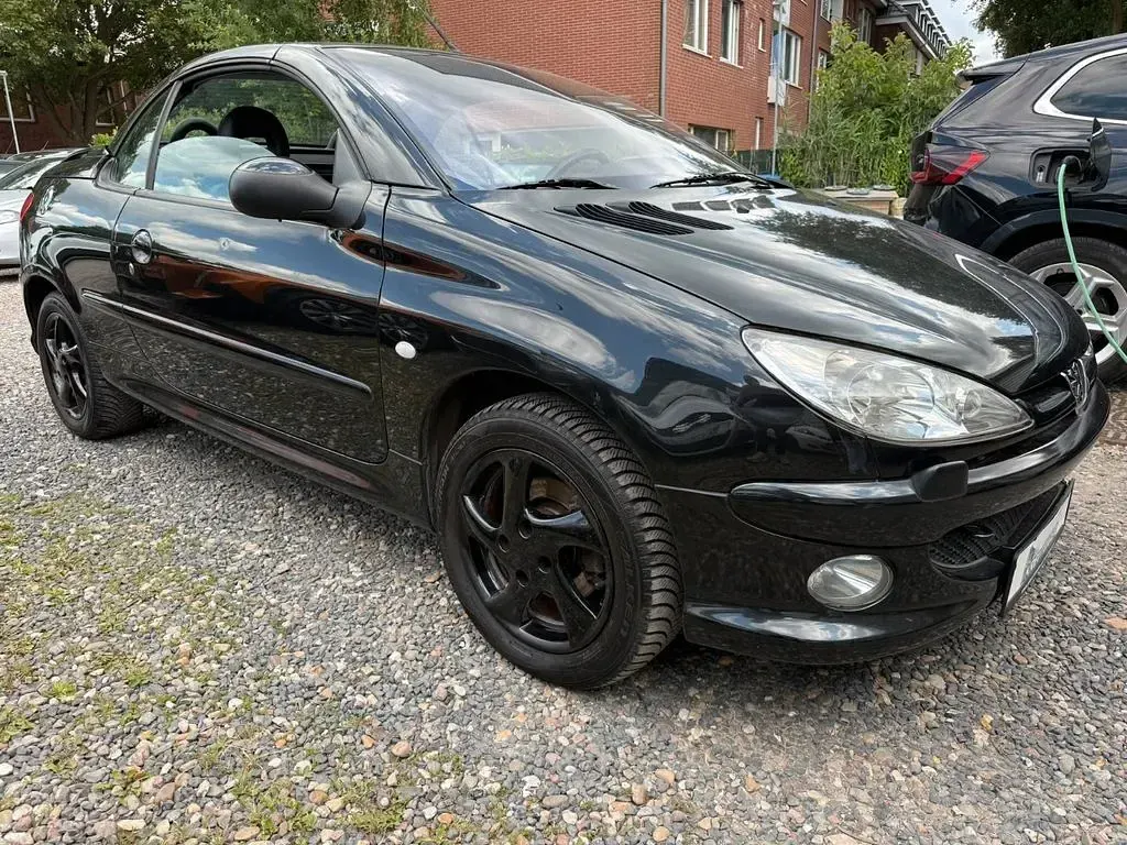 Gebraucht Peugeot 206 CC Platinum 109 PS (80 kW) 2003 Schwarz Cabrio
