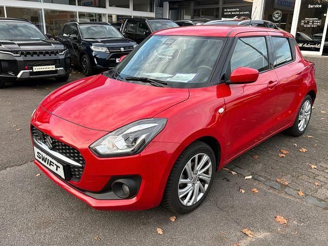Rot Gebraucht 2023 Suzuki Swift Comfort Kleinwagen | 13.970 € (Superpreis) - Bild 1/4