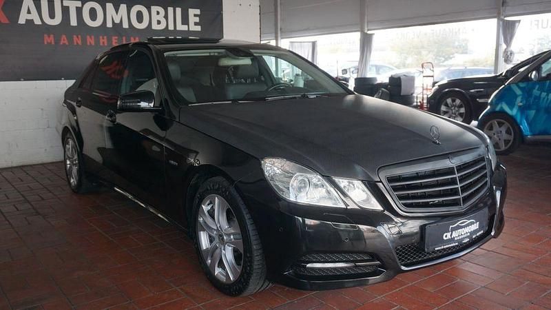 Usata Mercedes E300 252 CV (185 kW) 2011 Nero Berlina