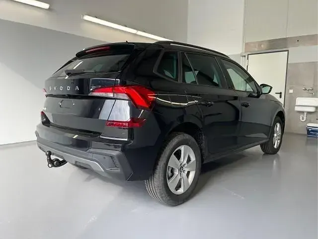 Neu Skoda Kamiq Selection 116 PS (85 kW) 2025 [1z1z] black magic metallic SUV