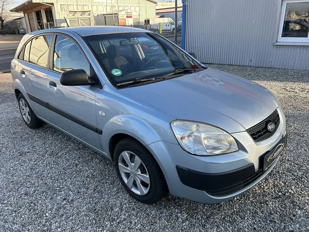 Gebraucht Kia Rio Basis 97 PS (71 kW) 2007 Grau Limousine