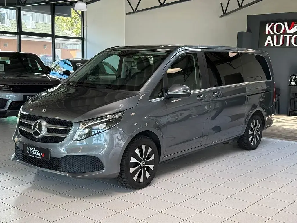 Gebraucht Mercedes V300 Avantgarde 237 PS (174 kW) 2023 Grau Van / Kleinbus