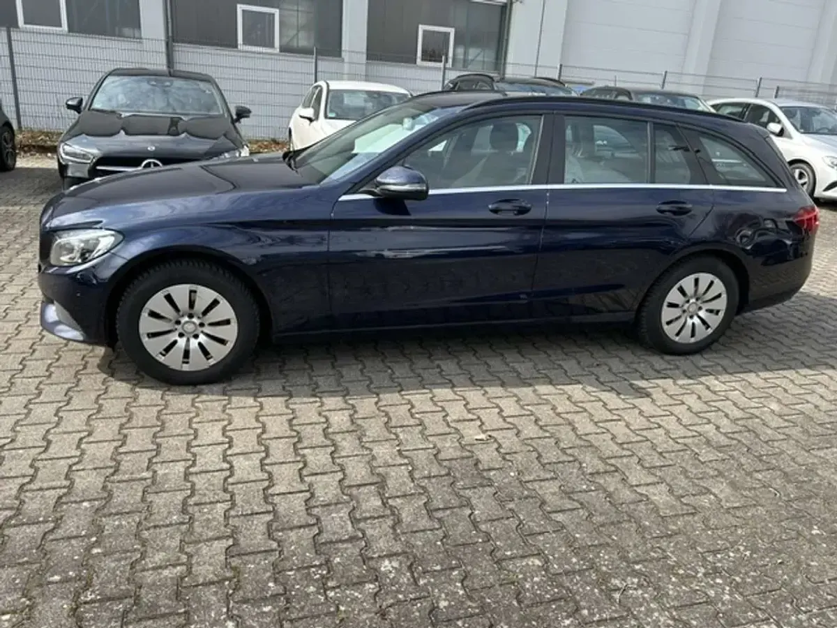 Gebraucht Mercedes C220 170 PS (125 kW) 2015 Cavansitblau  metalliclack Kombi