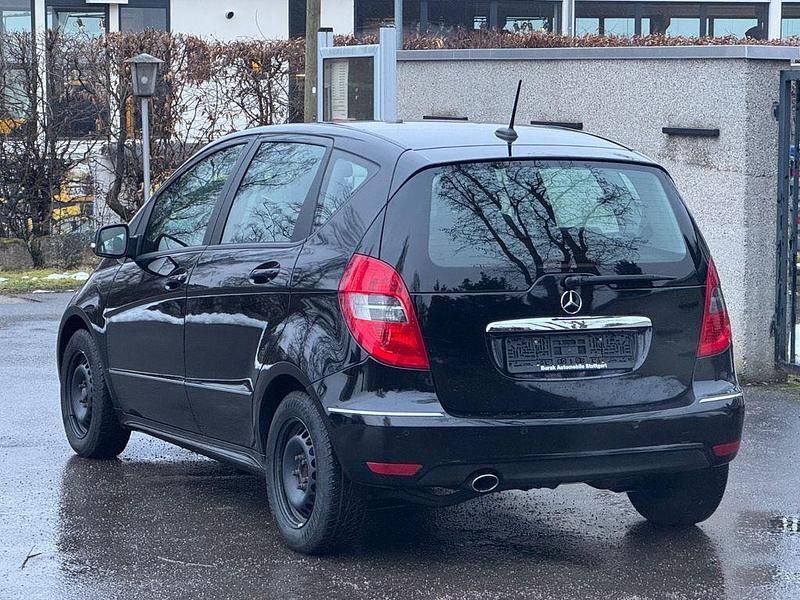 Gebraucht Mercedes A160 Avantgarde 95 PS (69 kW) 2010 Schwarz Limousine