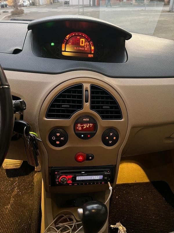 Gebraucht Renault Modus Initiale 111 PS (81 kW) 2005 Schwarz Van / Kleinbus