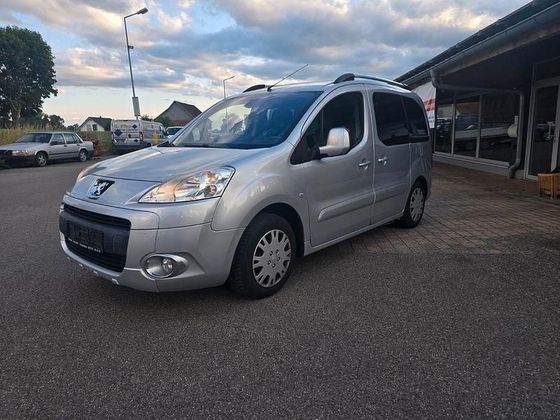 Grau Gebraucht 2010 Peugeot Partner Tepee Premium Van / Kleinbus | 2.700 € (Guter Preis) - Bild 1/4