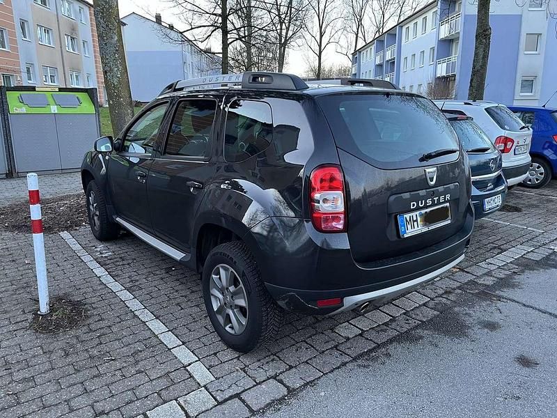 Gebraucht Dacia Duster Lauréate 105 PS (77 kW) 2015 Schwarz SUV