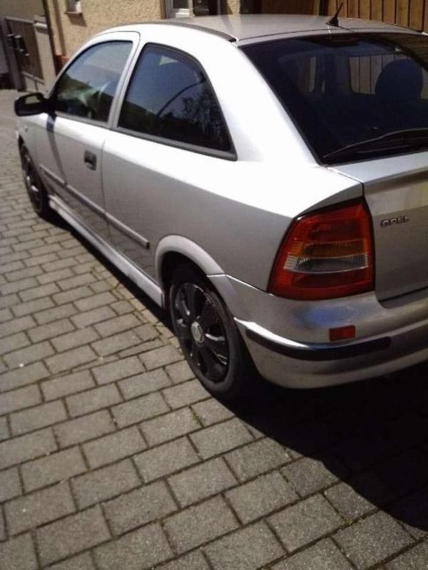 Gebraucht Opel Astra Classic Edition 101 PS (74 kW) 1999 Silber Limousine