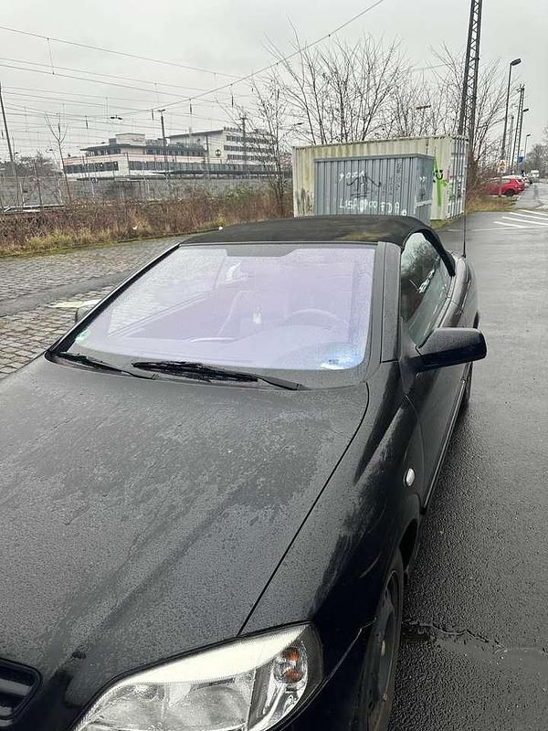 Schwarz Gebraucht 2002 Opel Astra Cabriolet Cabrio | 900 € (Superpreis) - Bild 1/4