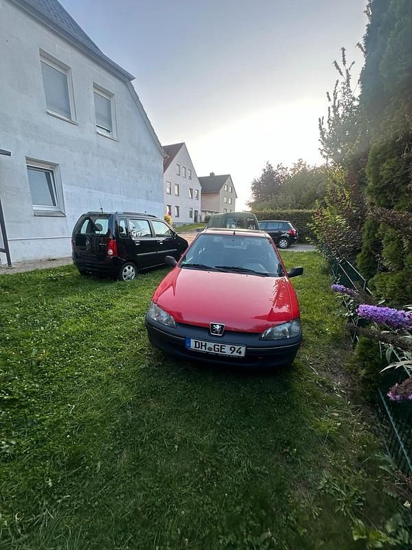 Rot Gebraucht 2000 Peugeot 106 Kleinwagen | 2.000 € (Fairer Preis) - Bild 1/4