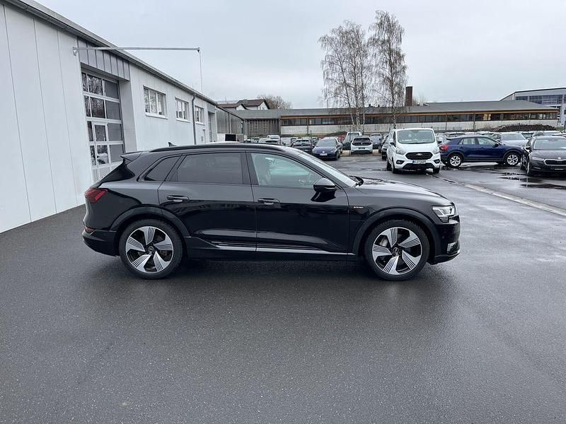 Gebraucht Audi e-tron Advanced Plus 300 kW (408 PS) 2022 Mythosschwarz SUV