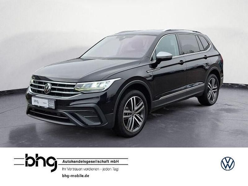 Deep black perleffekt Gebraucht 2022 VW Tiguan Allspace Life SUV | 30.830 € (Fairer Preis) - Bild 1/4