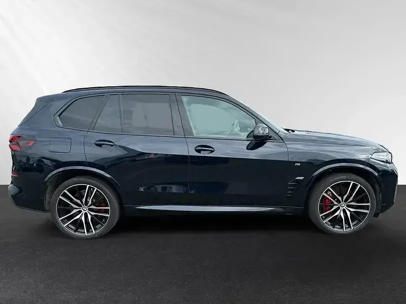 Gebraucht BMW X5 M Sport 489 PS (359 kW) 2025 Carbonschwarz metallic SUV