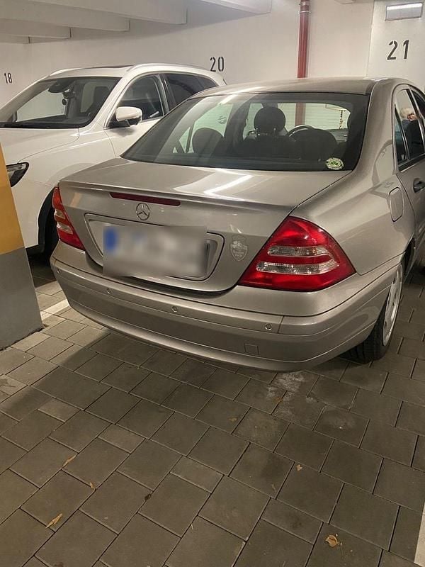 Gebraucht Mercedes 200 116 PS (85 kW) 2003 Silber Limousine