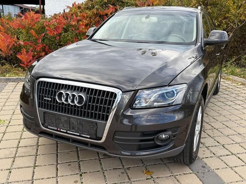 Grau Gebraucht 2009 Audi Q5 SUV | 7.900 € (Guter Preis) - Bild 1/4