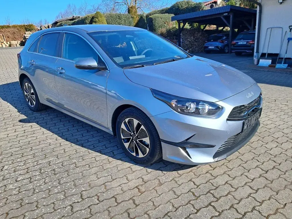 Nowe Kia Ceed 140 KM (102 kW) 2026 Srebrny Hatchback