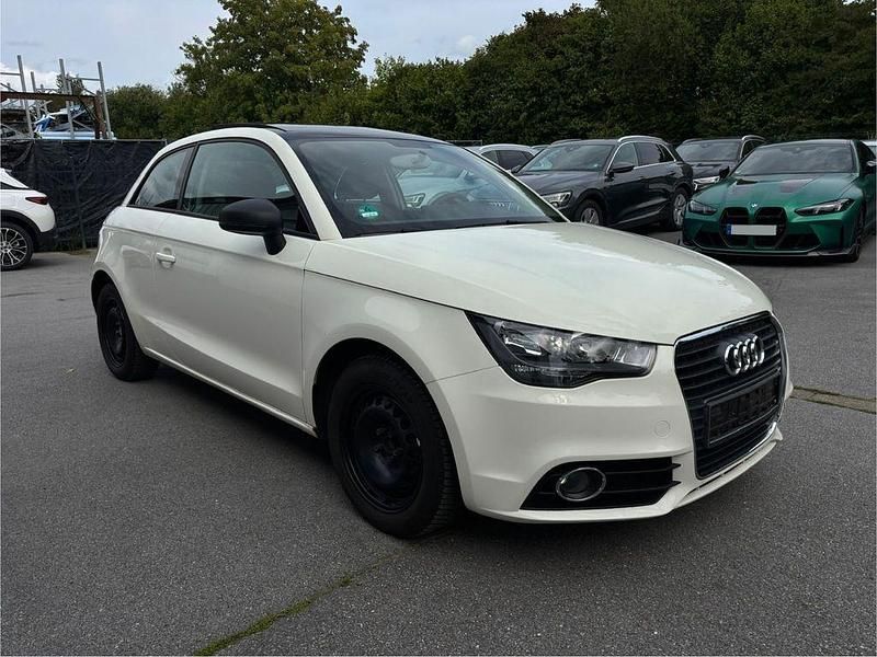 Weiß Gebraucht 2011 Audi A1 S-Line Kleinwagen | 10.790 € (Fairer Preis) - Bild 1/4