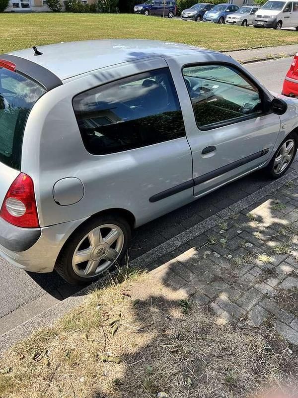 Gebraucht 2004 Renault Clio II Authentique Kleinwagen | 800 € (Fairer Preis) - Bild 1/4