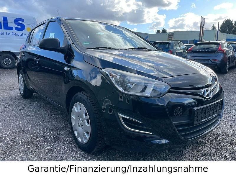 Gebraucht Hyundai i20 86 PS (63 kW) 2013 Schwarz Kleinwagen
