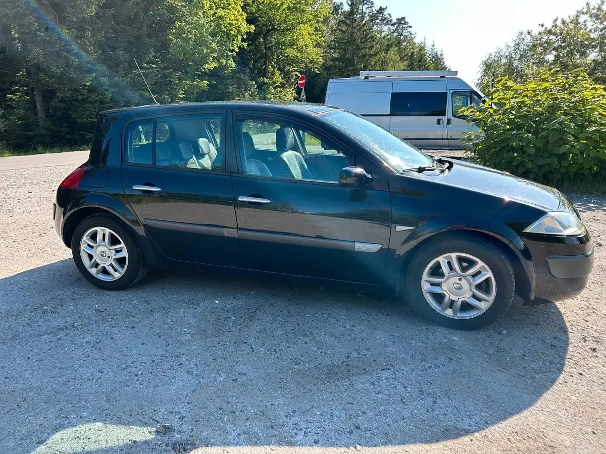 Gebraucht Renault Mégane 135 PS (99 kW) 2004 Schwarz Kleinwagen