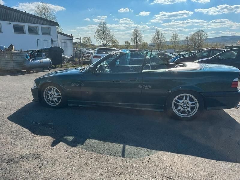 Gebraucht BMW 318 Cabriolet Basis 115 PS (84 kW) 1997 Grün Cabrio