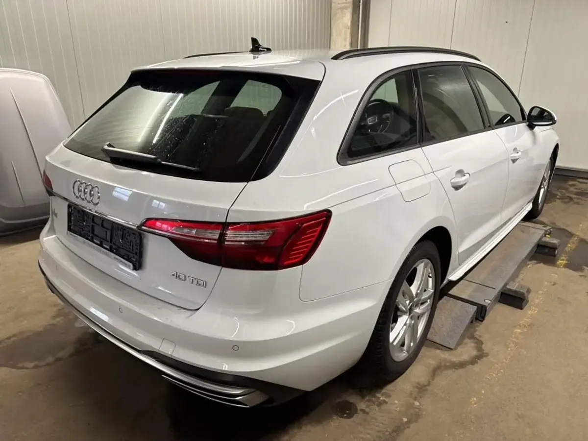 Second-hand Audi A4 Advanced Plus 204 CP (150 kW) 2023 Alb Break