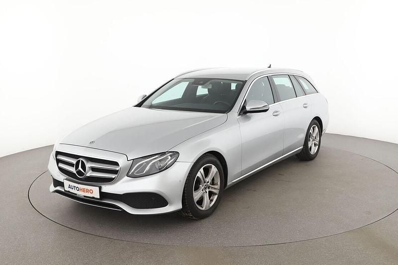 Grau Gebraucht 2017 Mercedes E220 Avantgarde Kombi | 21.650 € (Fairer Preis) - Bild 1/3