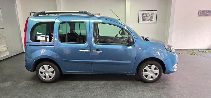 Blau Gebraucht 2014 Renault Kangoo Luxe Van / Kleinbus | 6.990 € (Guter Preis) - Bild 1/4