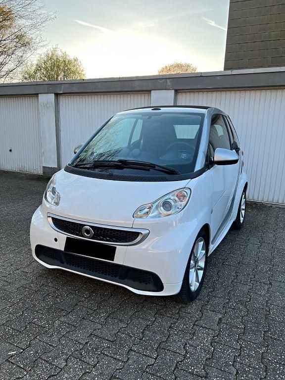 Gebraucht Smart ForTwo Cabrio Passion 71 PS (52 kW) 2013 Weiß Cabrio