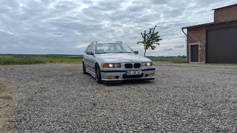 Silber Gebraucht 1997 BMW 323 M Sport Kombi | 11.000 € - Bild 1/4