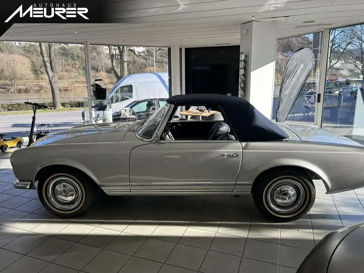 Gebraucht Mercedes 230 150 PS (110 kW) 1966 Silbergrau Cabrio
