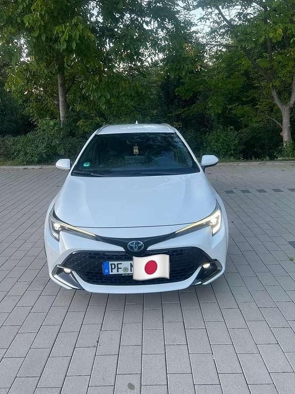 Gebraucht Toyota Corolla Team 197 PS (144 kW) 2023 Weiß Kombi