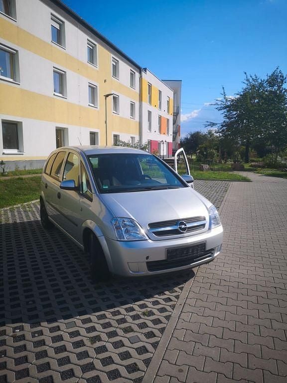 Silber Gebraucht 2003 Opel Meriva Van / Kleinbus | 1.850 € (Fairer Preis) - Bild 1/4