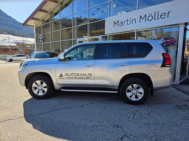 Gebraucht Toyota Land Cruiser Executive 204 PS (150 kW) 2023 Silber SUV